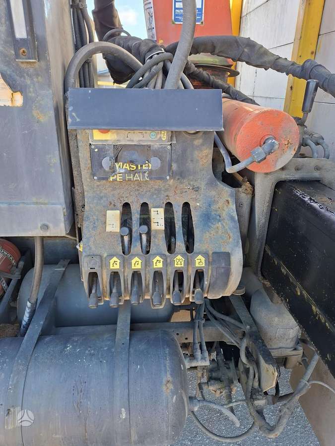 Volvo Fl, su kranu