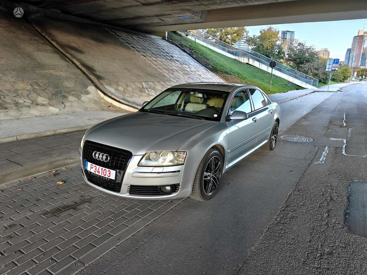 Audi A8, 4.2 l., Седан