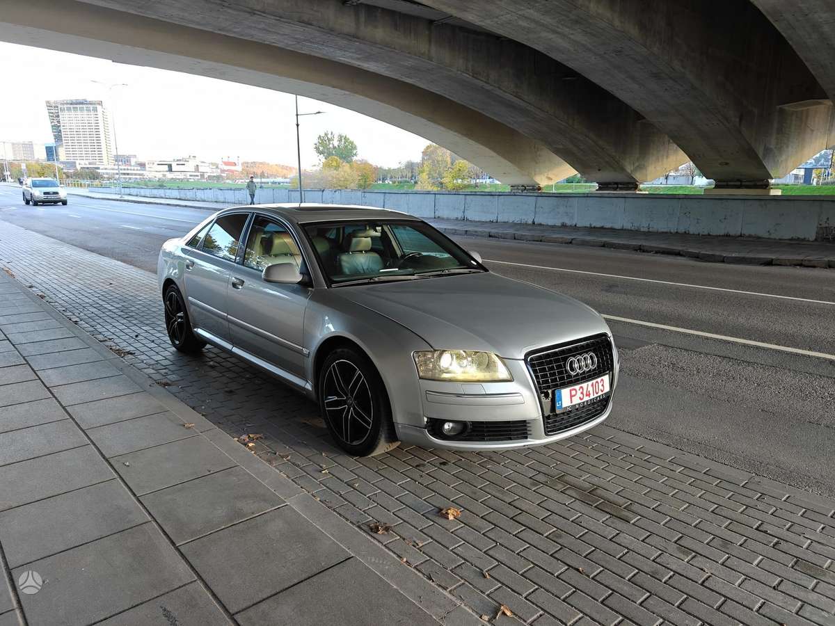 Audi A8, 4.2 l., Седан