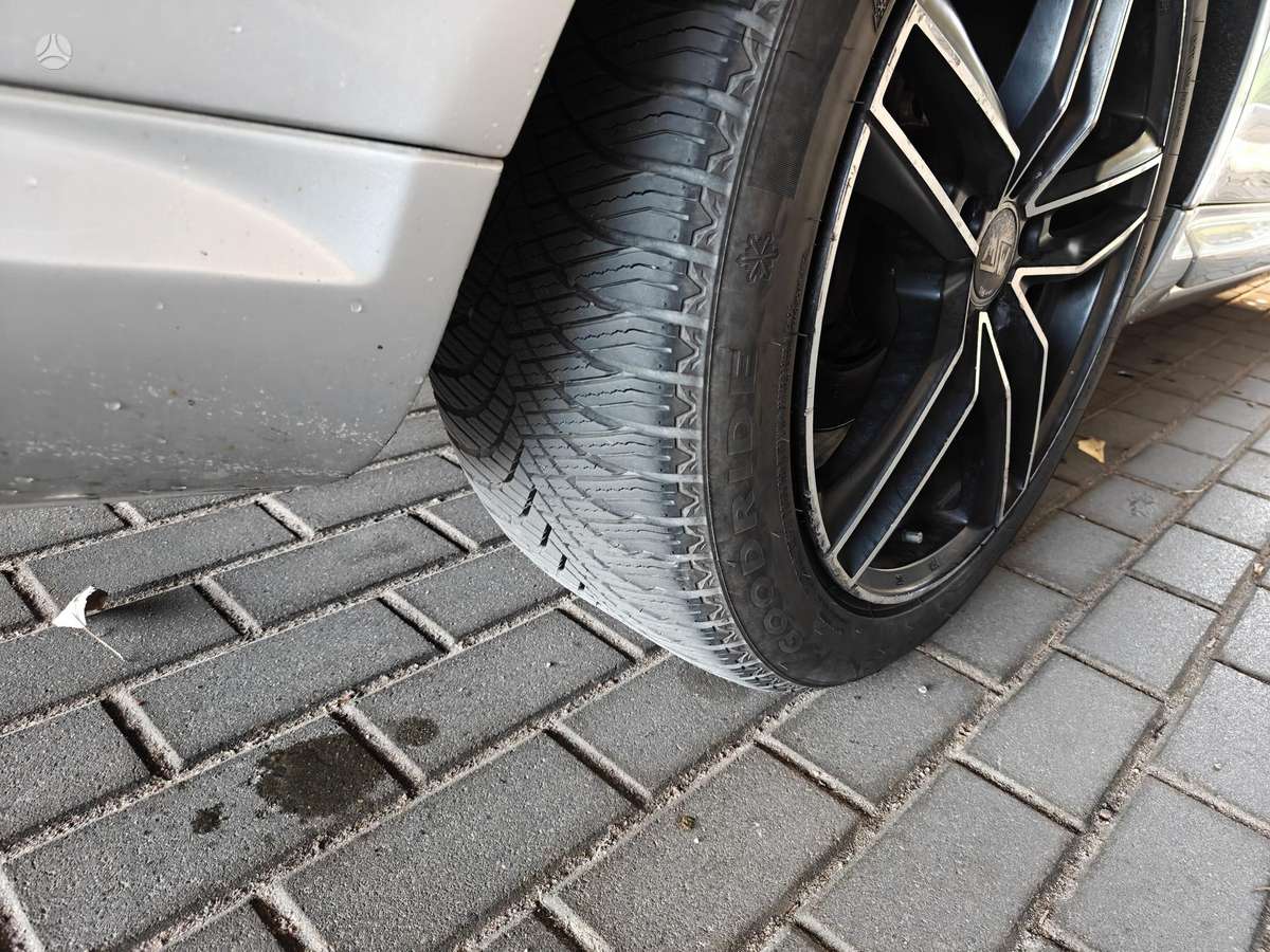Audi A8, 4.2 l., Седан