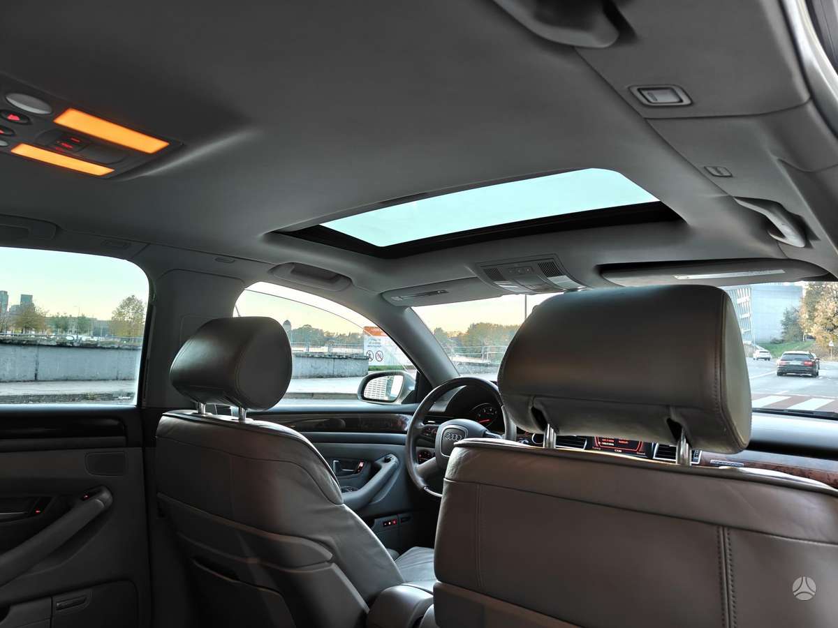 Audi A8, 4.2 l., Седан
