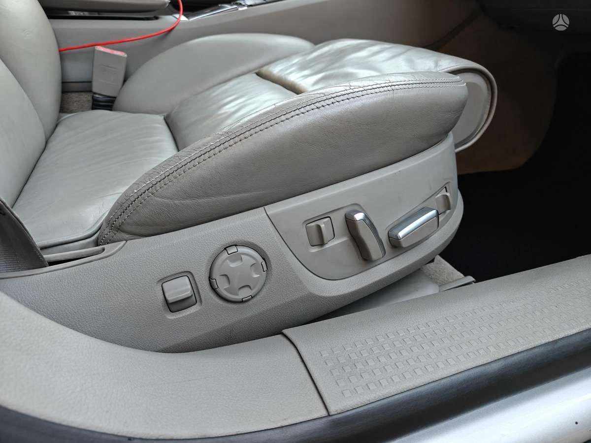Audi A8, 4.2 l., Седан