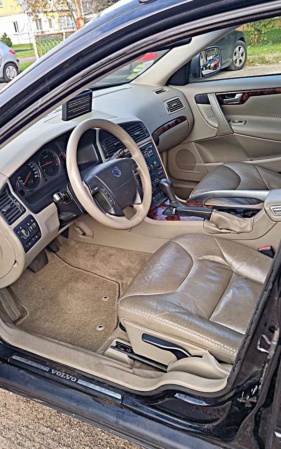 Volvo XC70, 2.4 l., wagon