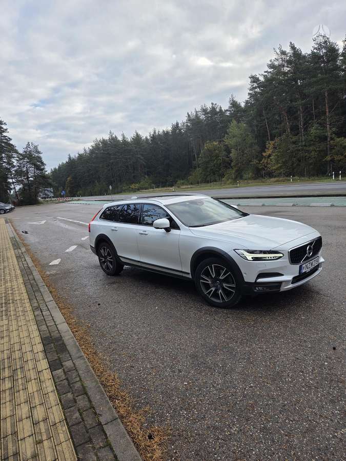 Volvo V90 Cross Country