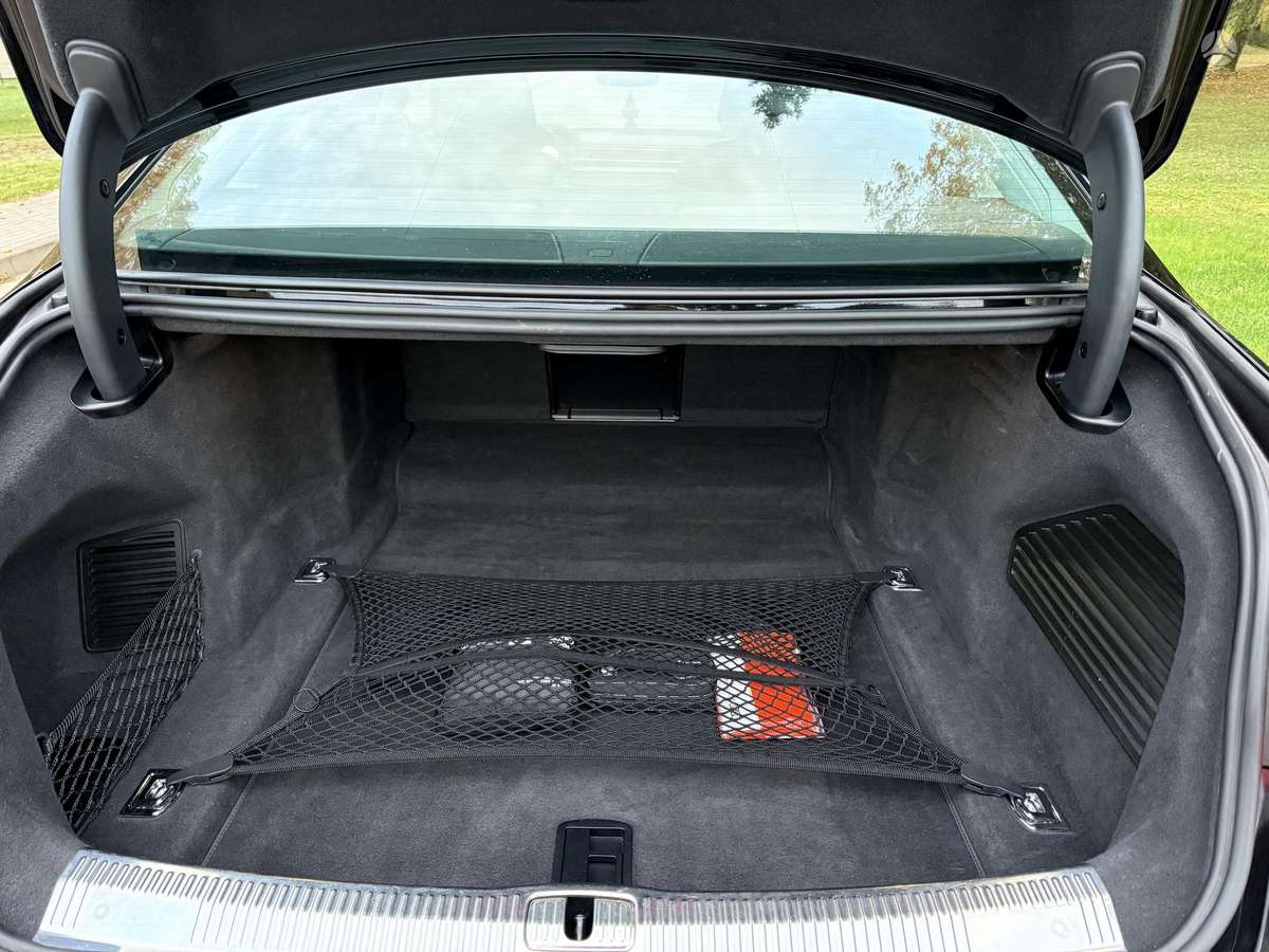 Audi A8, 3.0 l., Седан