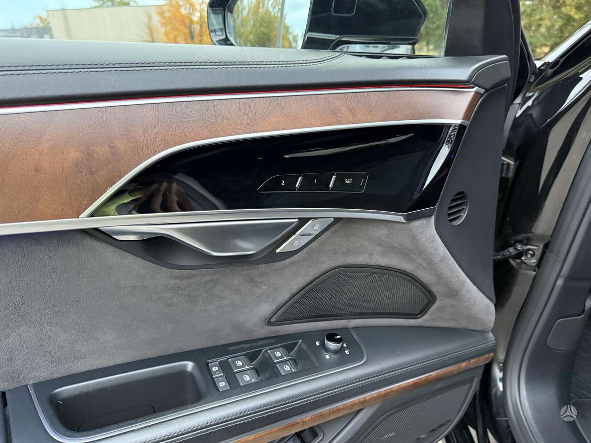 Audi A8, 3.0 l., Седан