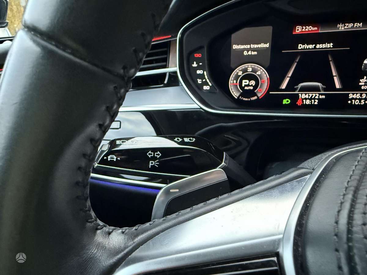 Audi A8, 3.0 l., Седан
