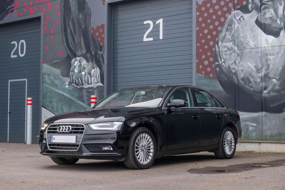 Audi A4, 2.0 l., Седан
