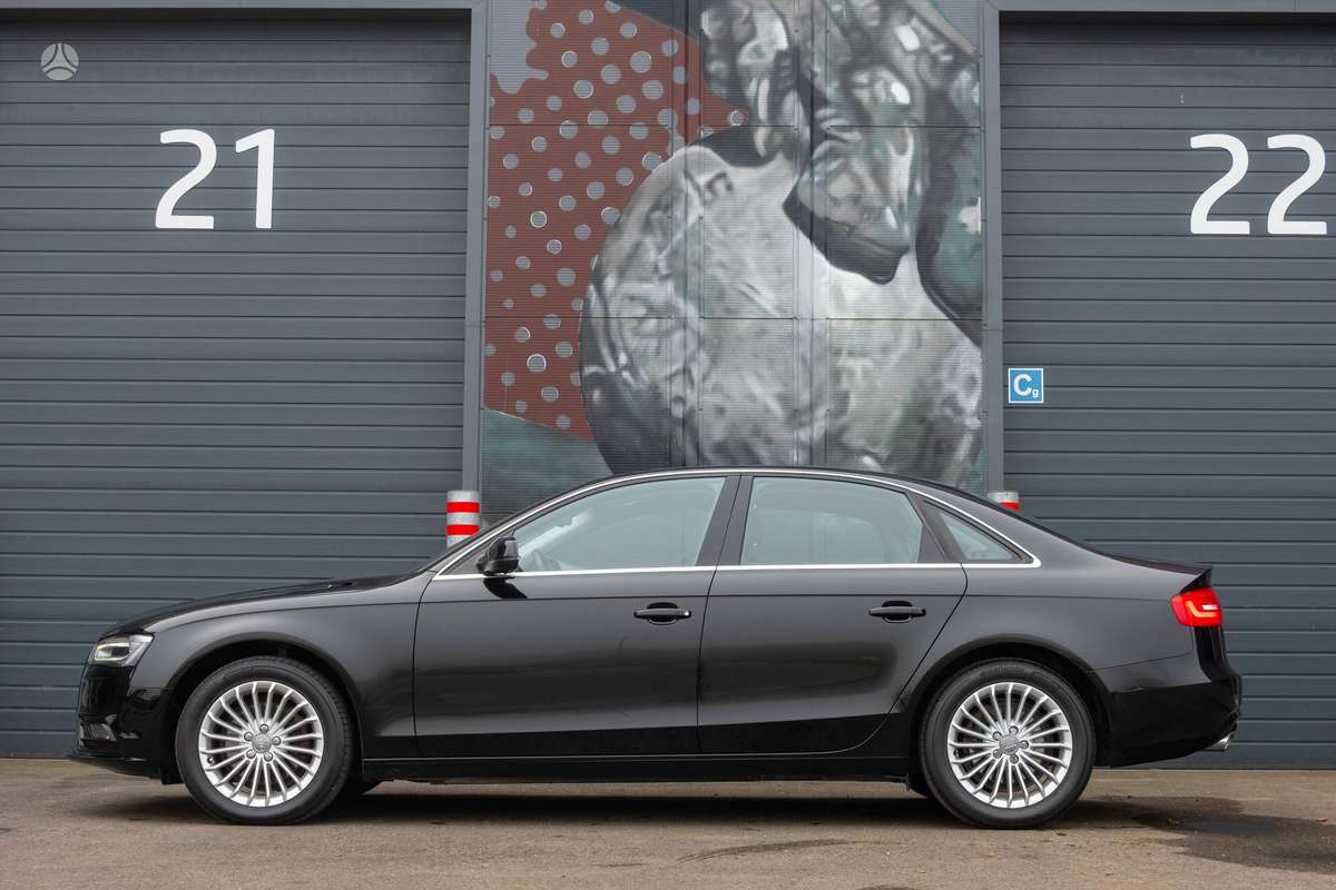 Audi A4, 2.0 l., Седан