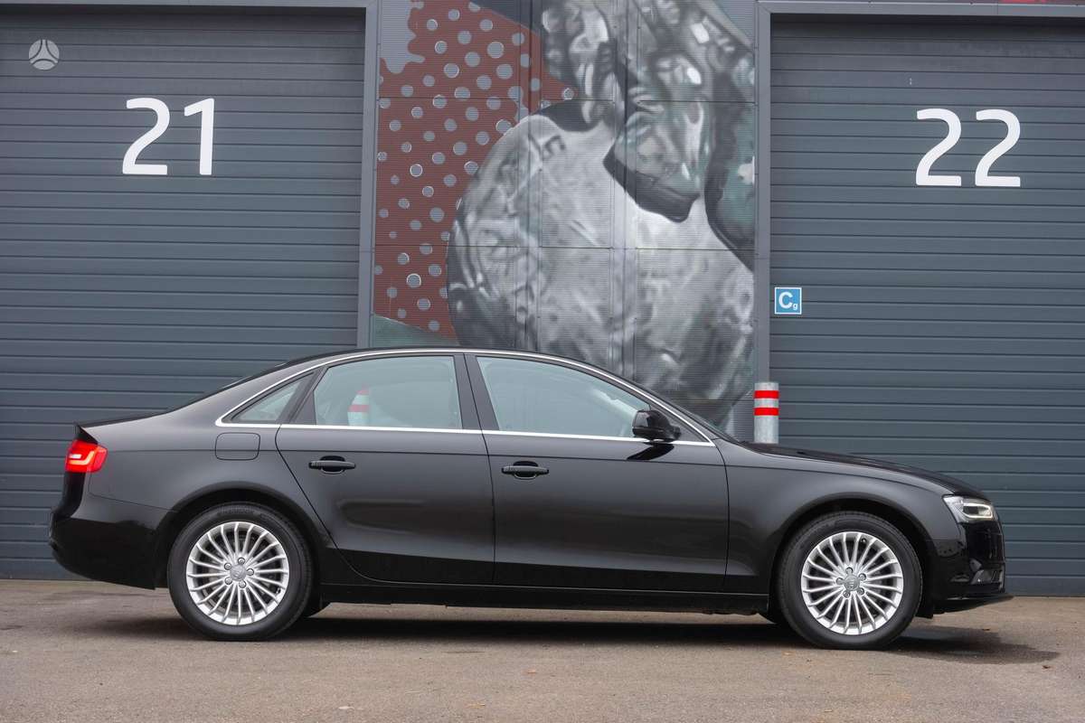Audi A4, 2.0 l., Седан