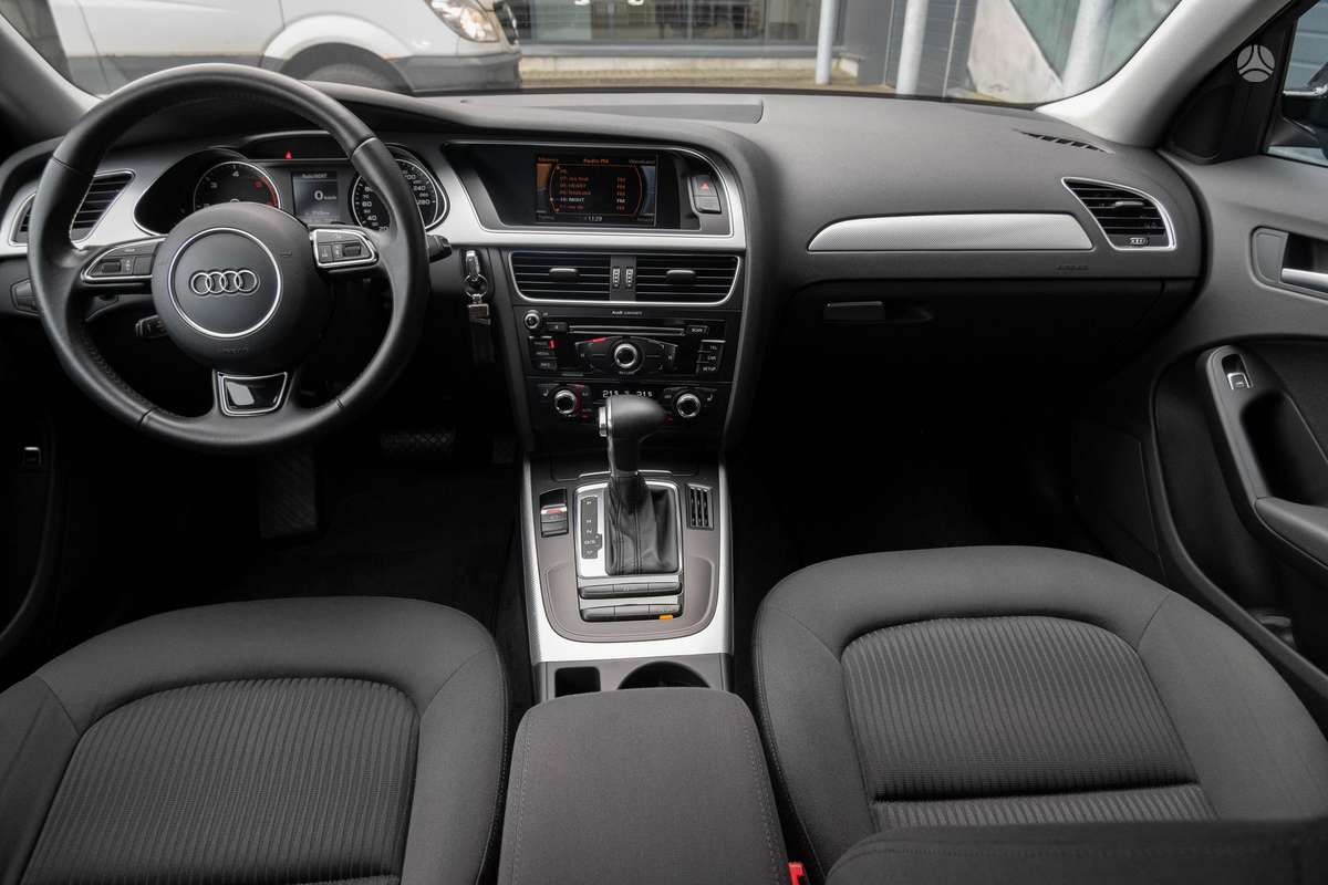 Audi A4, 2.0 l., Седан