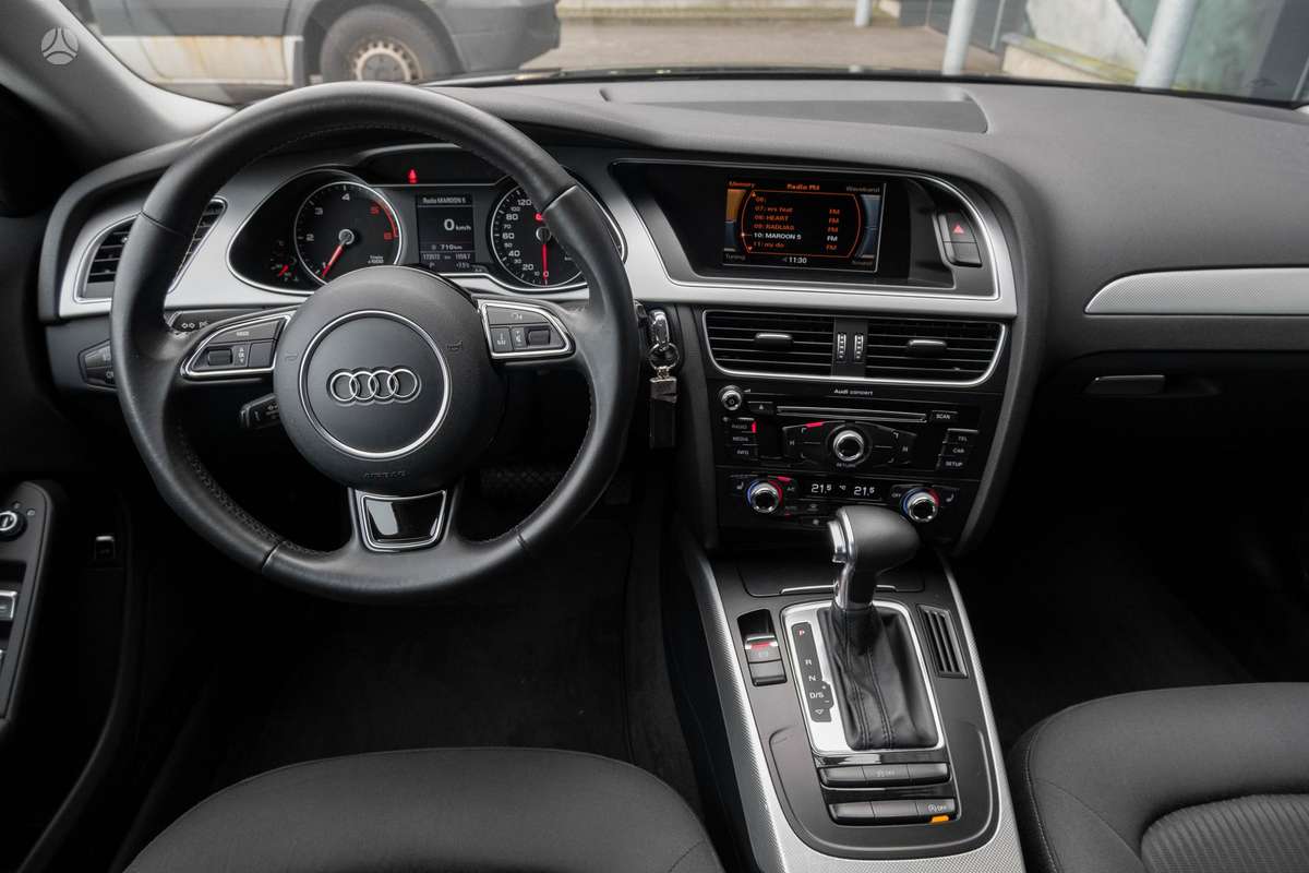 Audi A4, 2.0 l., Седан