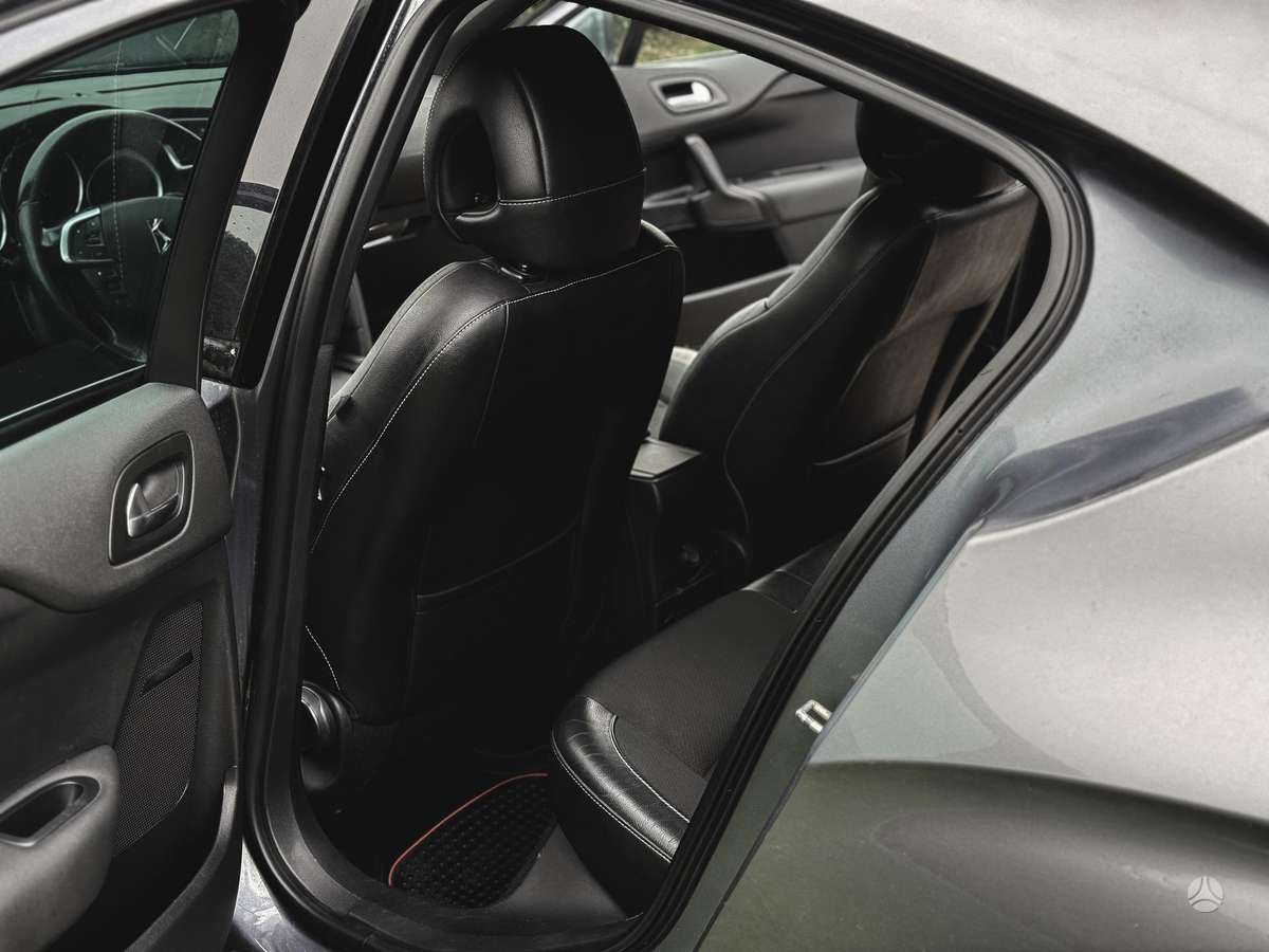 Citroen DS4, 1.6 l., hatchback