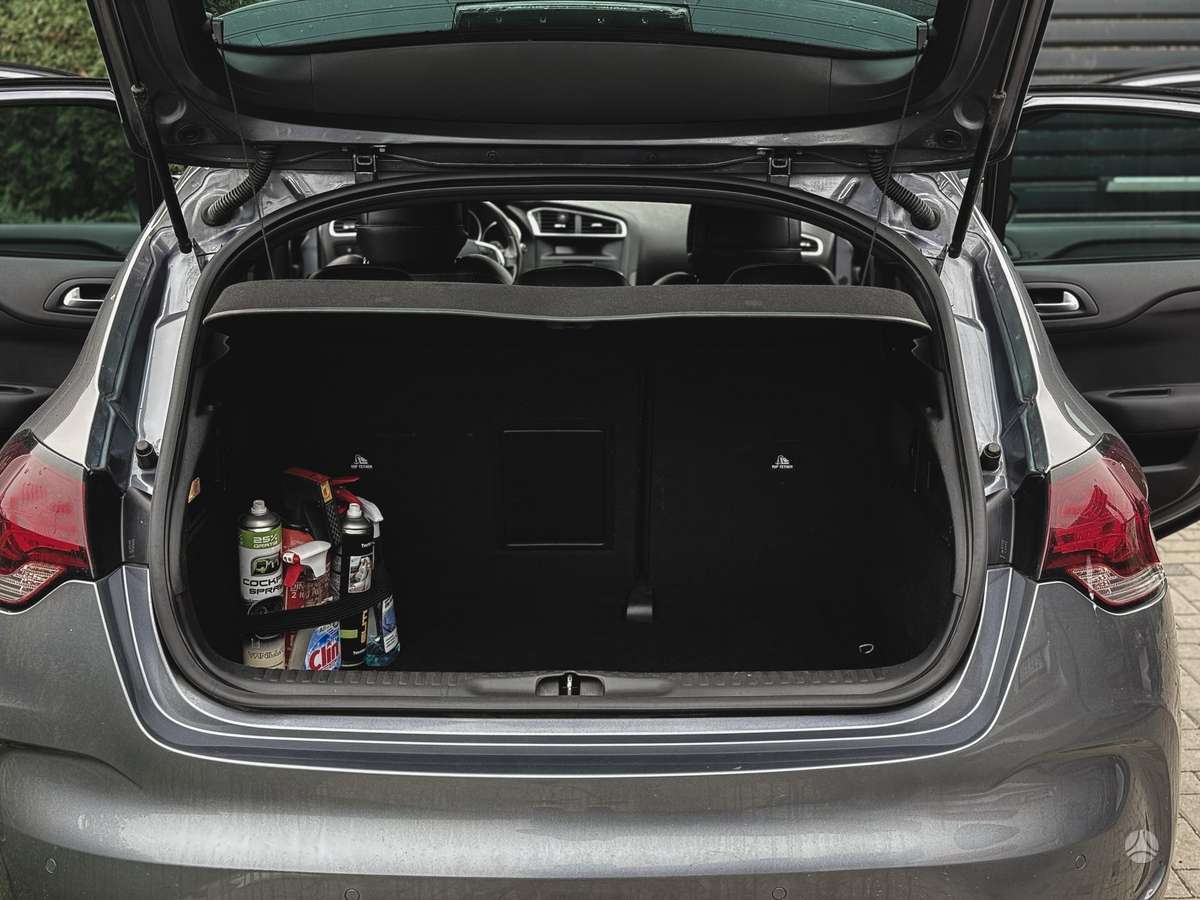 Citroen DS4, 1.6 l., hatchback
