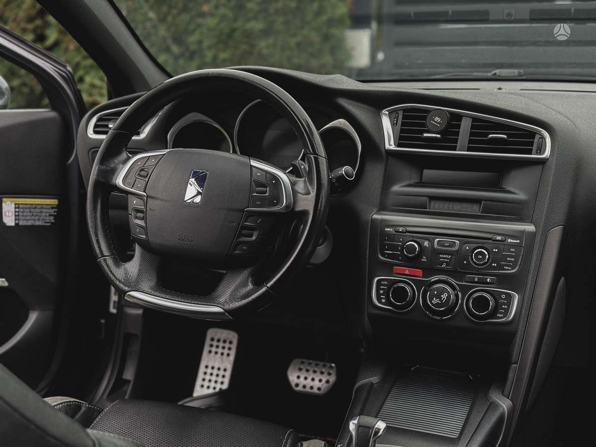 Citroen DS4, 1.6 l., hatchback