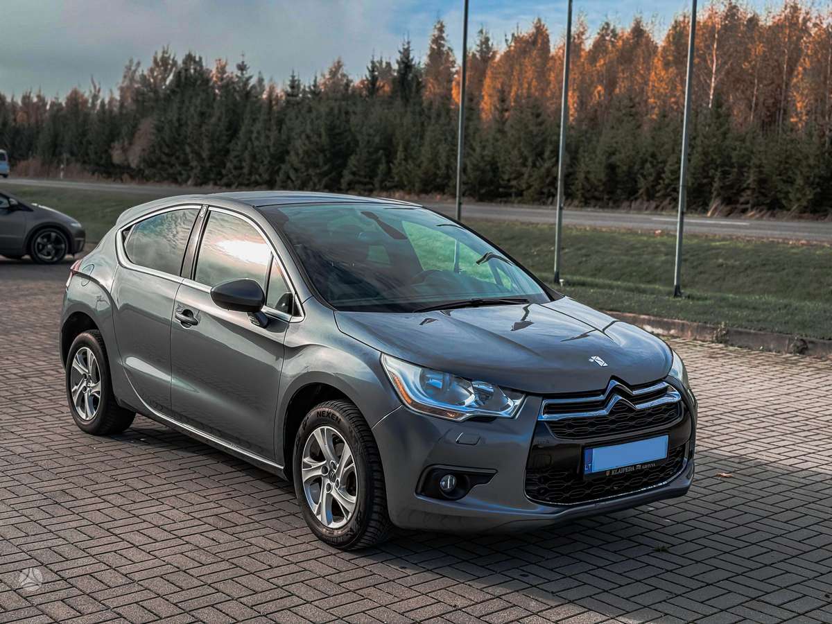 Citroen DS4, 1.6 l., hatchback