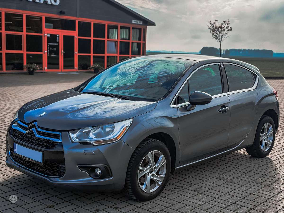 Citroen DS4, 1.6 l., hatchback