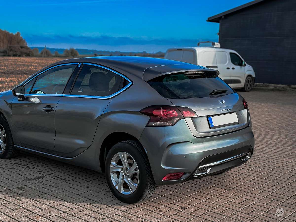 Citroen DS4, 1.6 l., hatchback