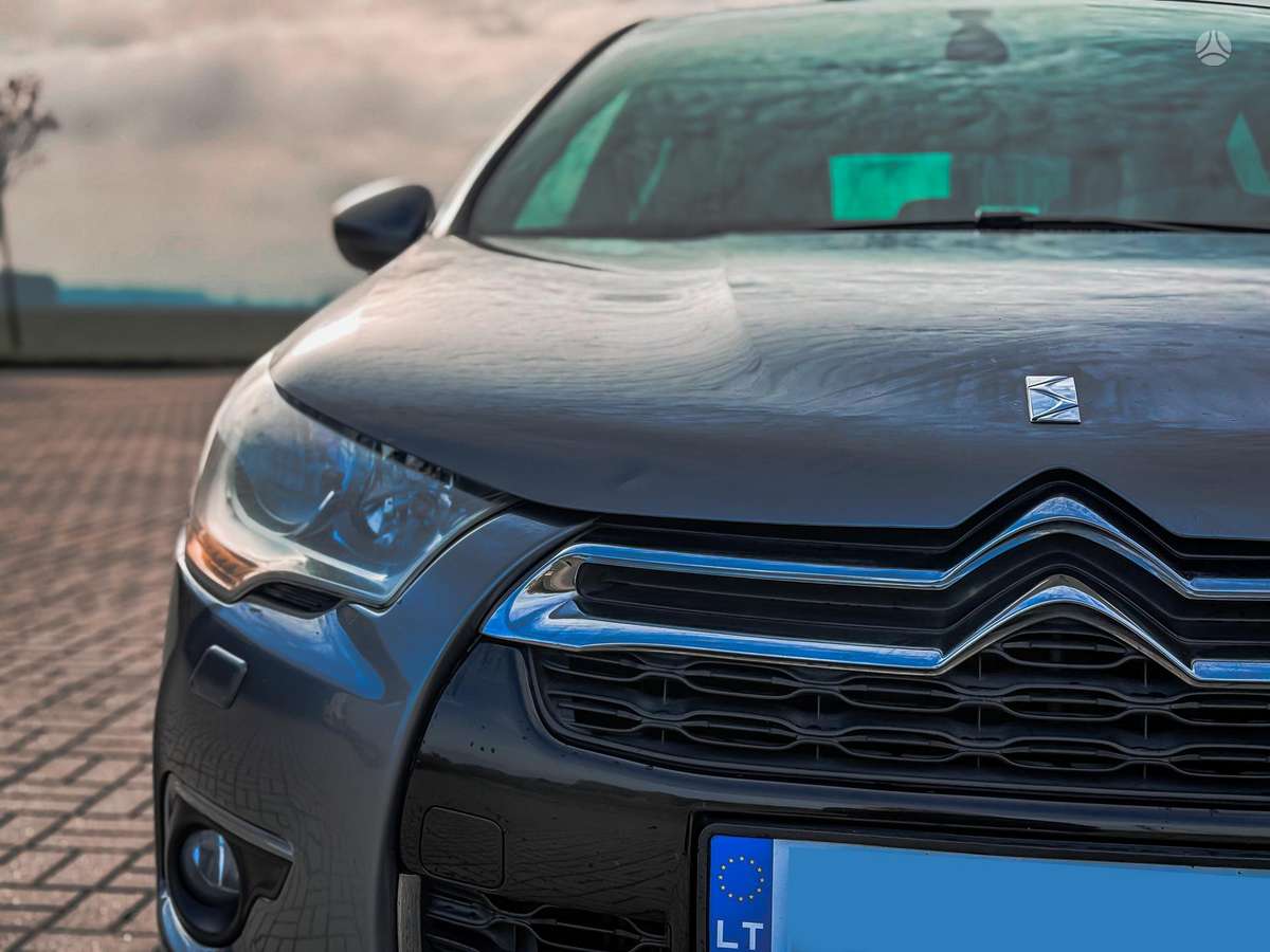 Citroen DS4, 1.6 l., hatchback