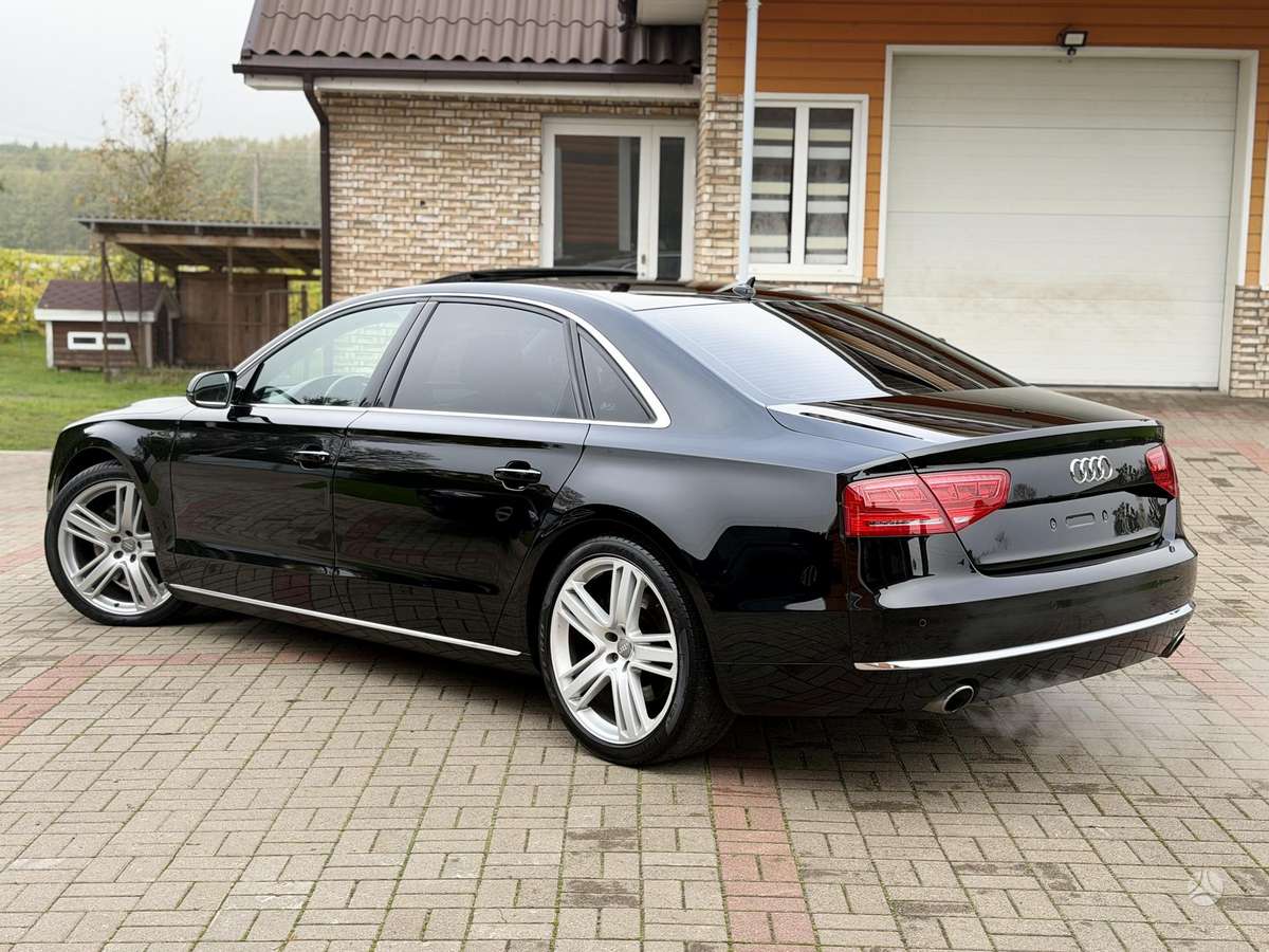 Audi A8, 4.2 l., Седан
