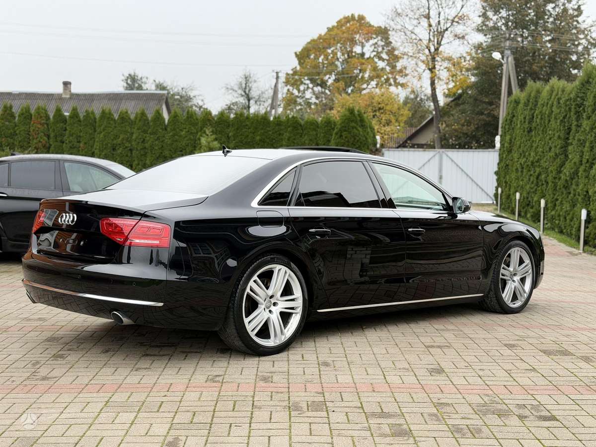 Audi A8, 4.2 l., Седан