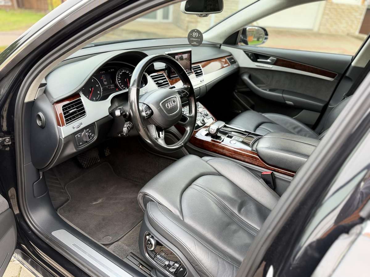 Audi A8, 4.2 l., Седан
