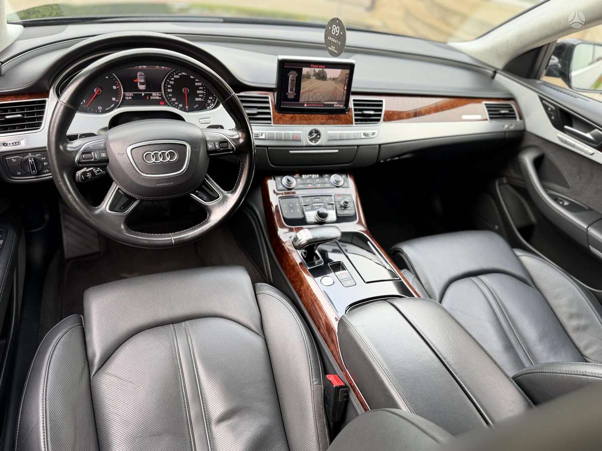 Audi A8, 4.2 l., Седан