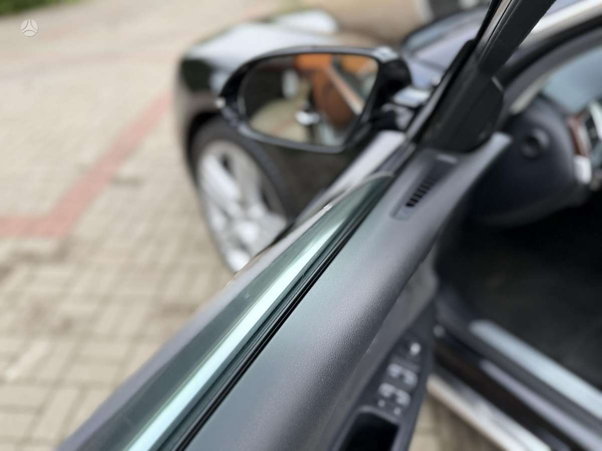 Audi A8, 4.2 l., Седан