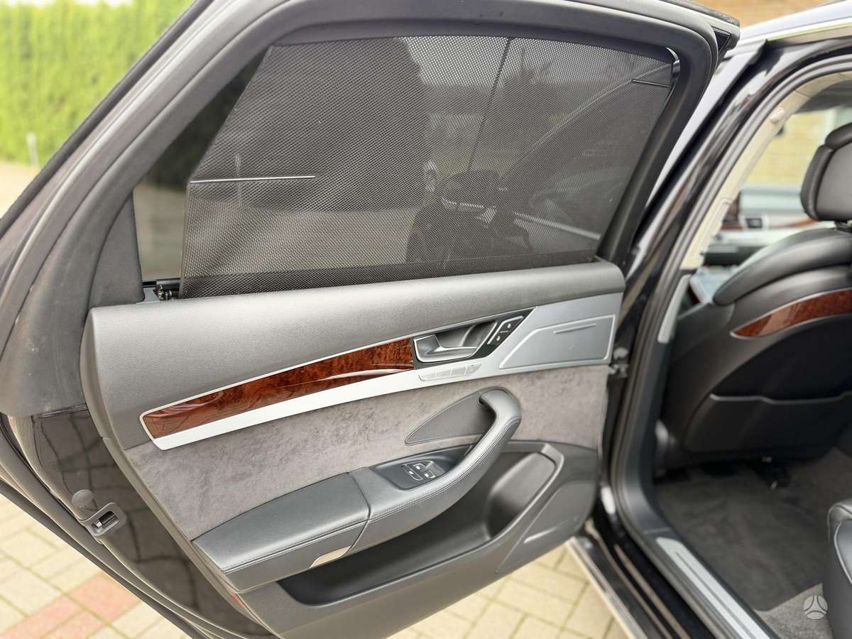 Audi A8, 4.2 l., Седан
