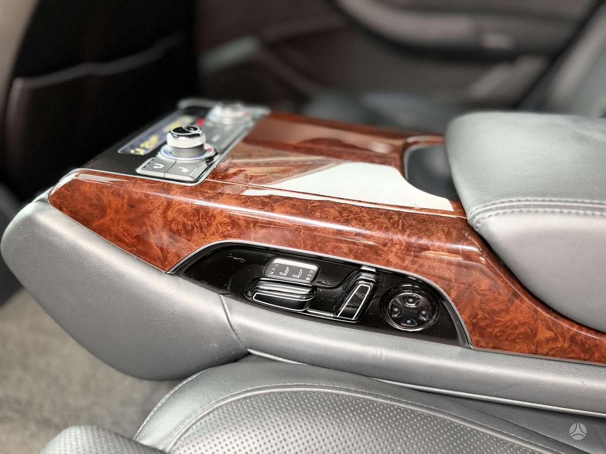 Audi A8, 4.2 l., Седан