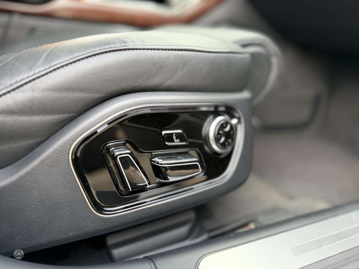 Audi A8, 4.2 l., Седан