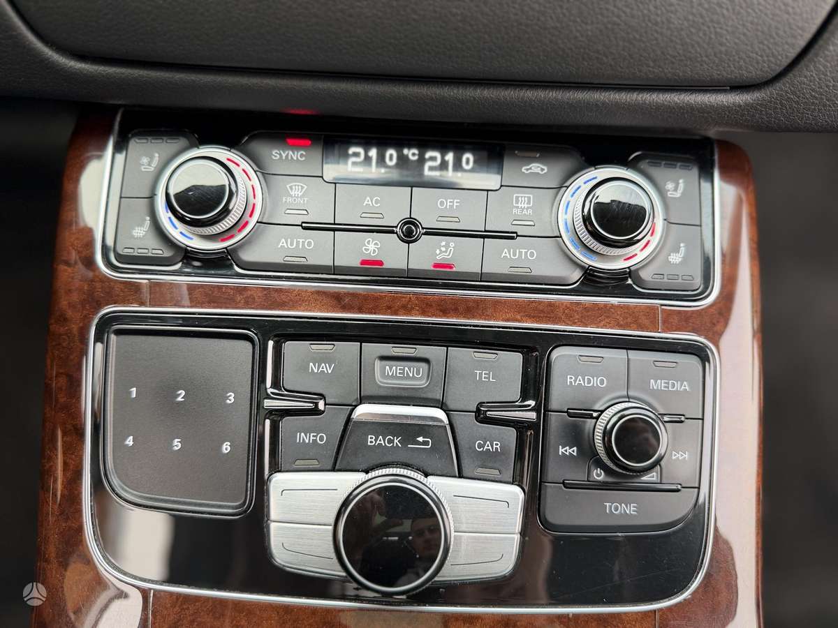 Audi A8, 4.2 l., Седан