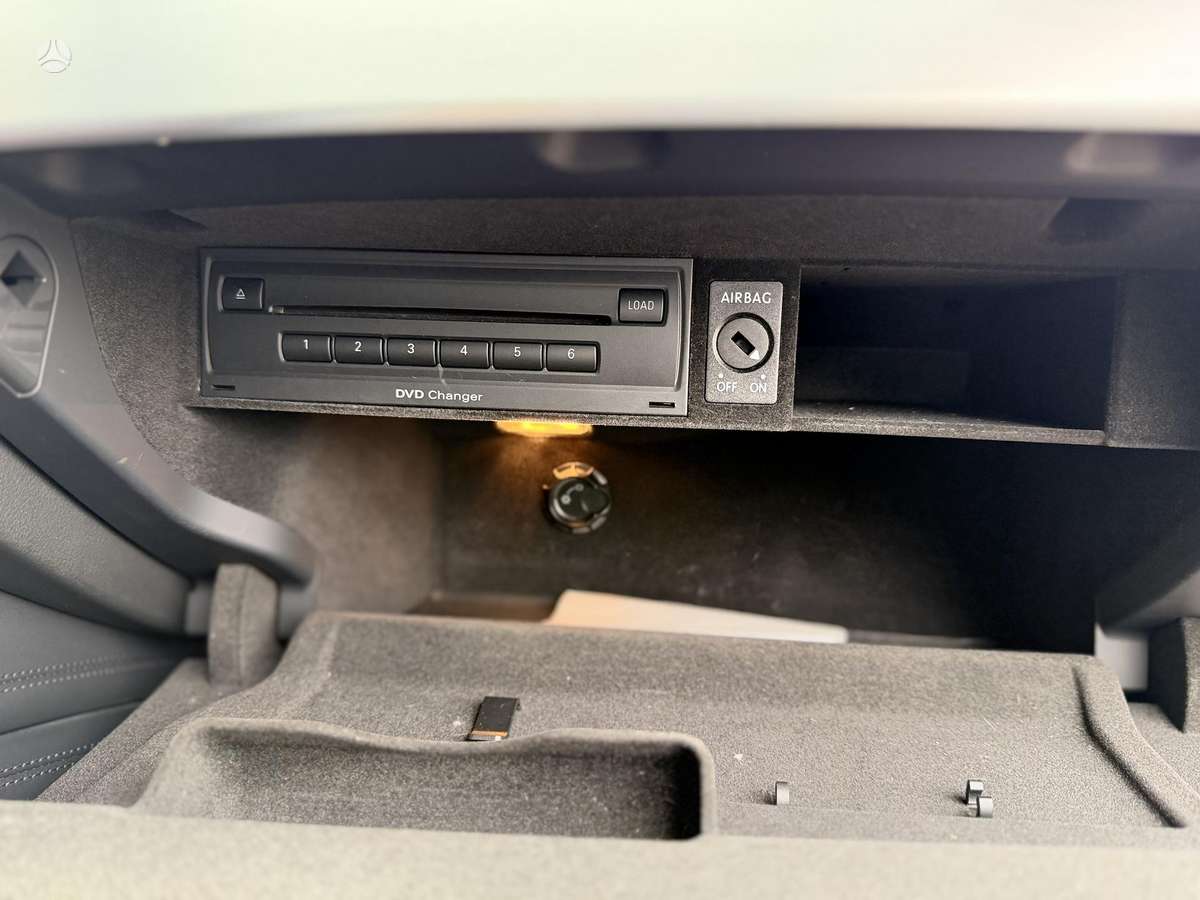 Audi A8, 4.2 l., Седан