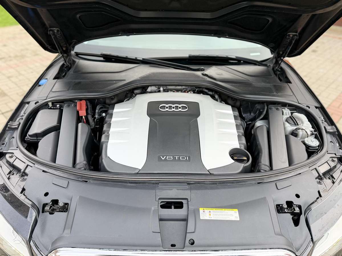Audi A8, 4.2 l., Седан