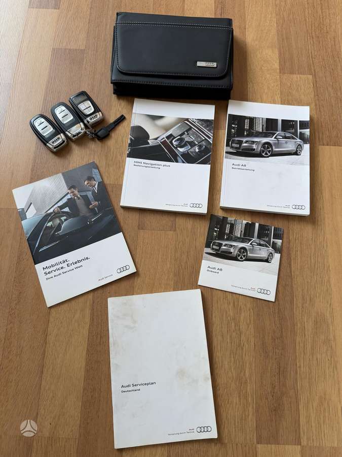 Audi A8, 4.2 l., Седан