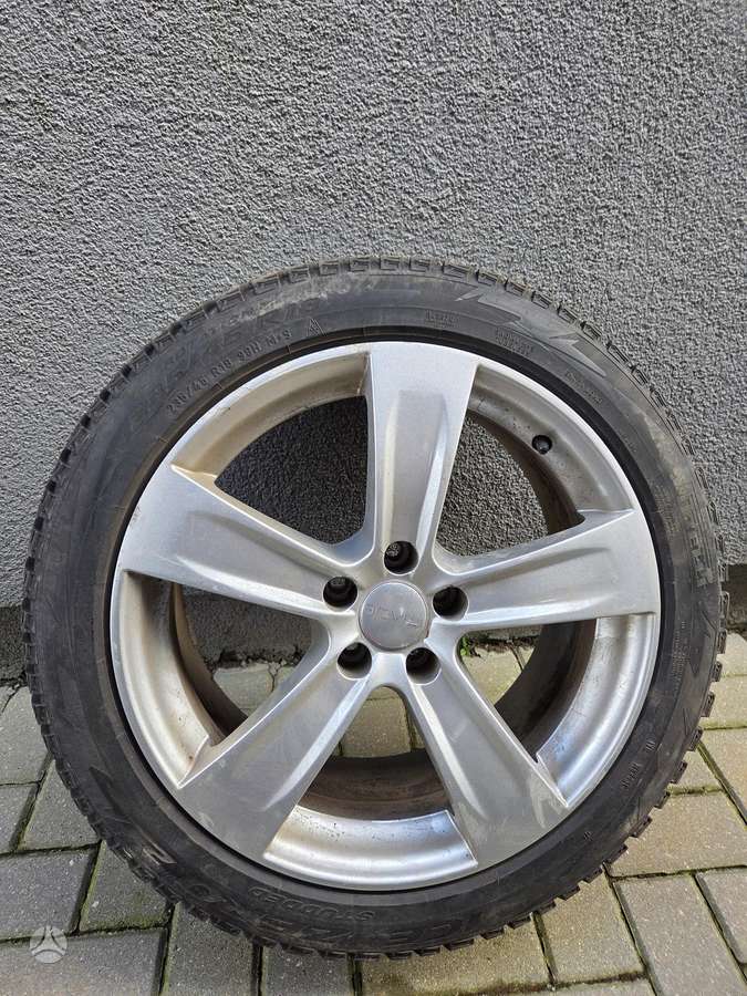 Pirelli ICE ZERO 2, winter 235/45 R18