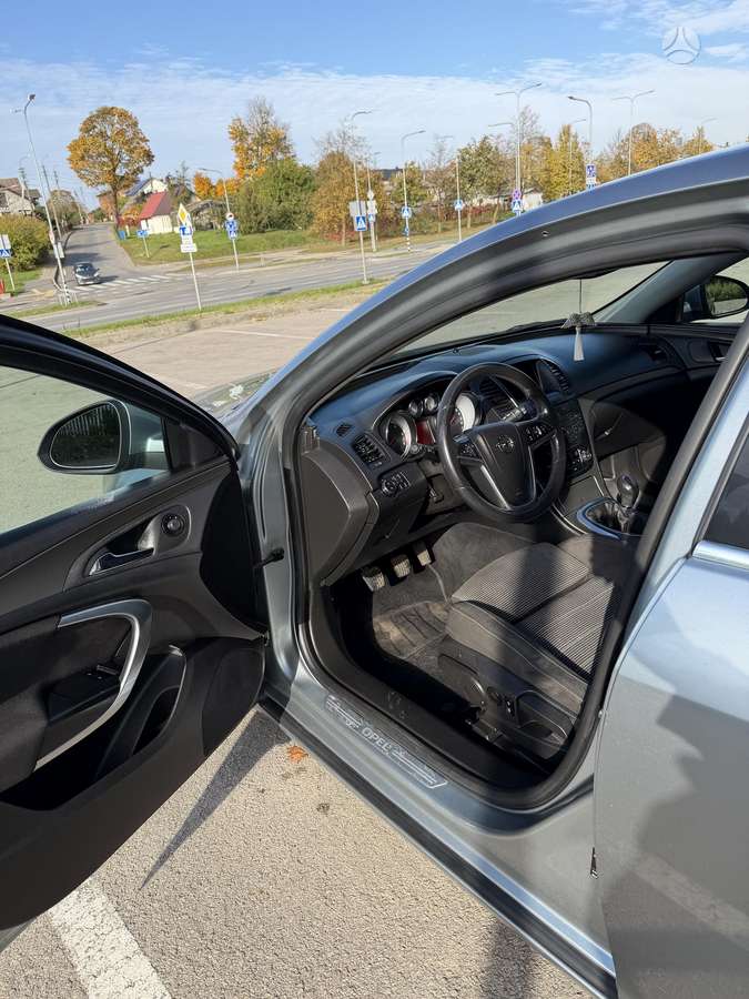Opel Insignia, 2.0 l., hatchback