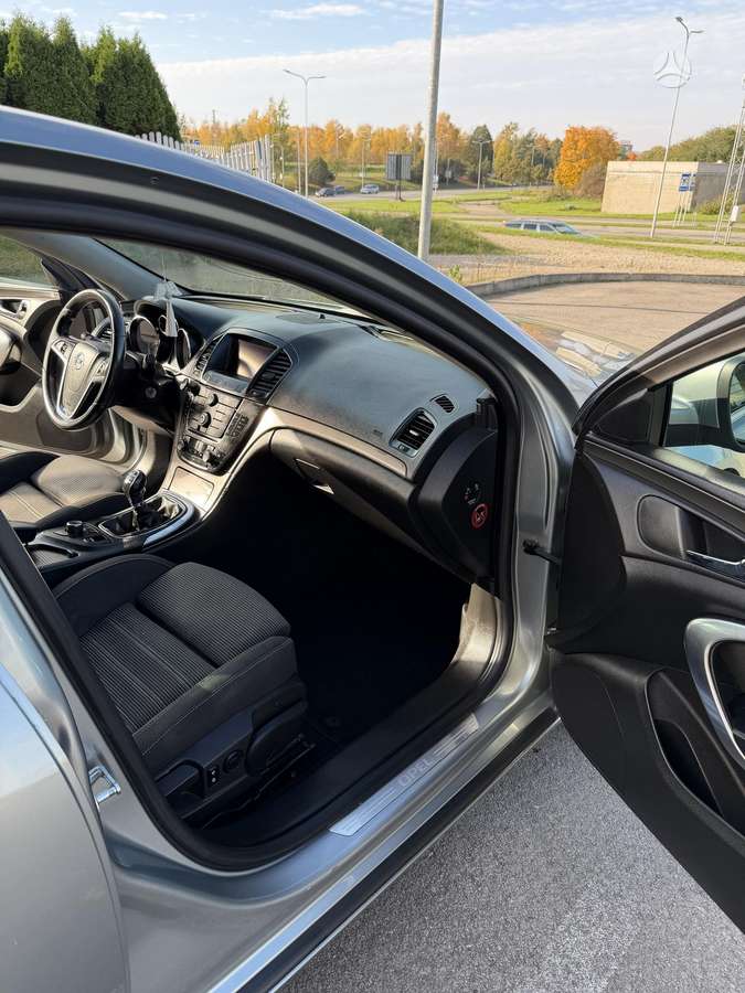 Opel Insignia, 2.0 l., hatchback