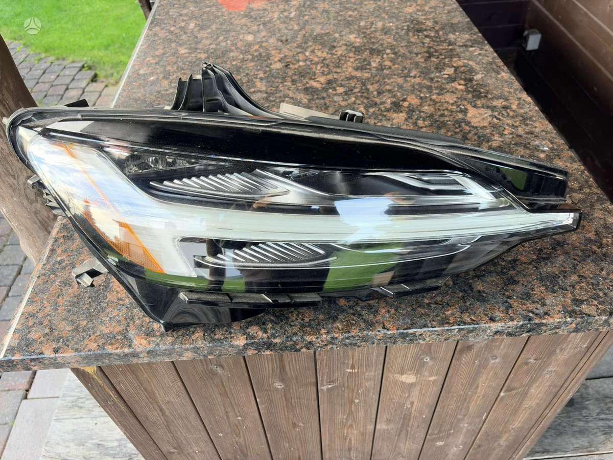 Volvo S60 Kairė usa full led 550e kairė europa mid led klijuota 200e de