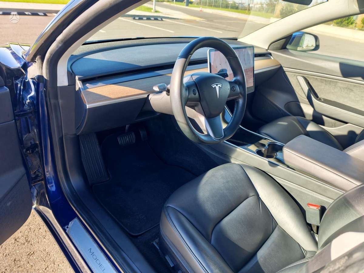 Tesla Model 3, hečbekas