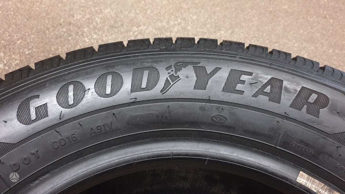 Goodyear Efficient Grip Cargo, летние 215/65 R15