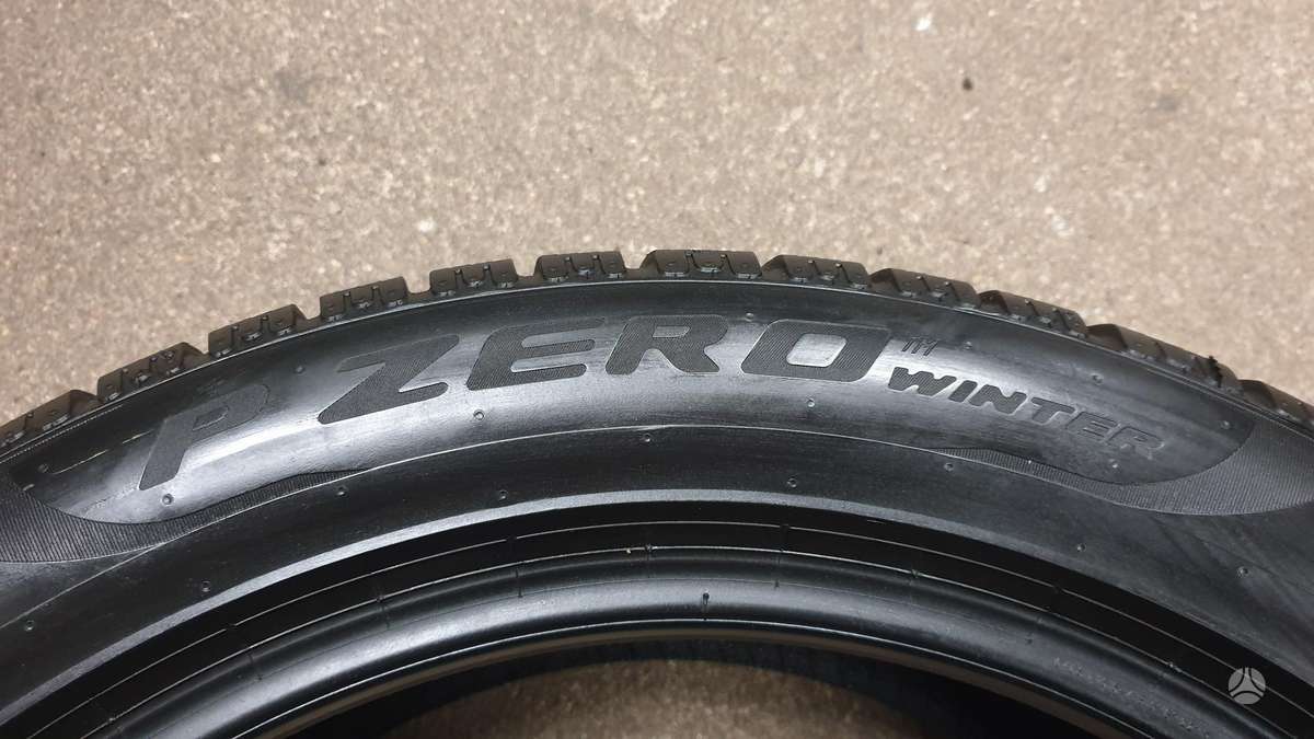 Pirelli PZero Winter, žieminės 235/50 R19