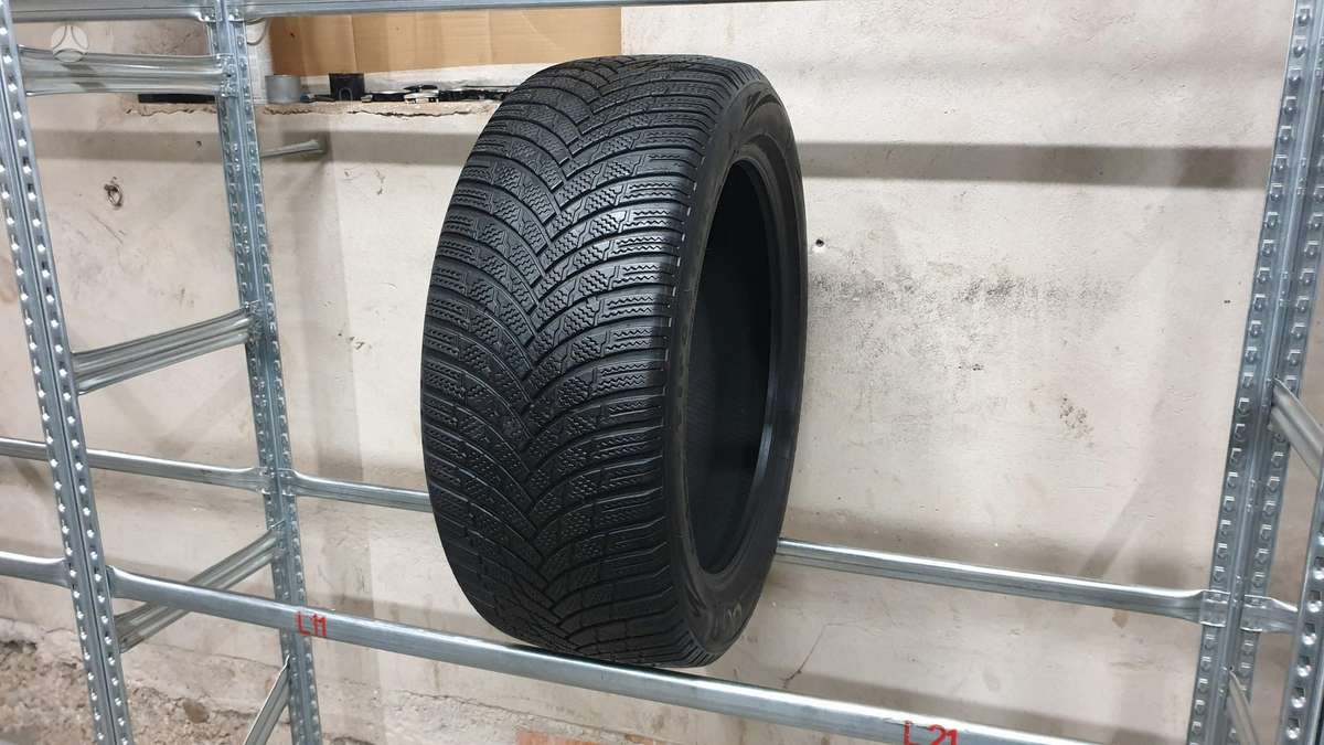 Firestone Winterhawk 4, winter 275/45 R20