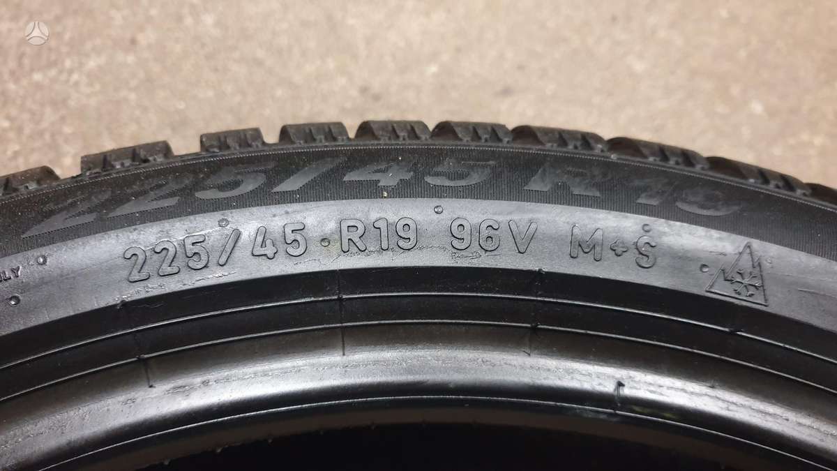 Pirelli Winter2Cinturato, winter 225/45 R19