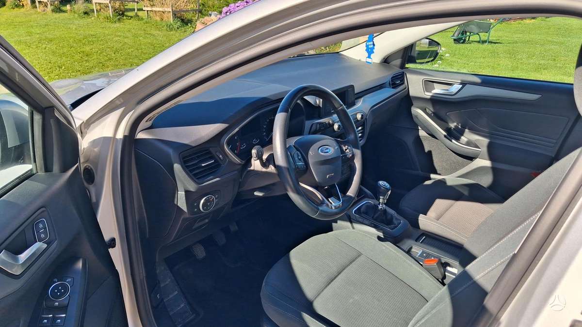 Ford Focus, 1.0 l., Хэтчбек