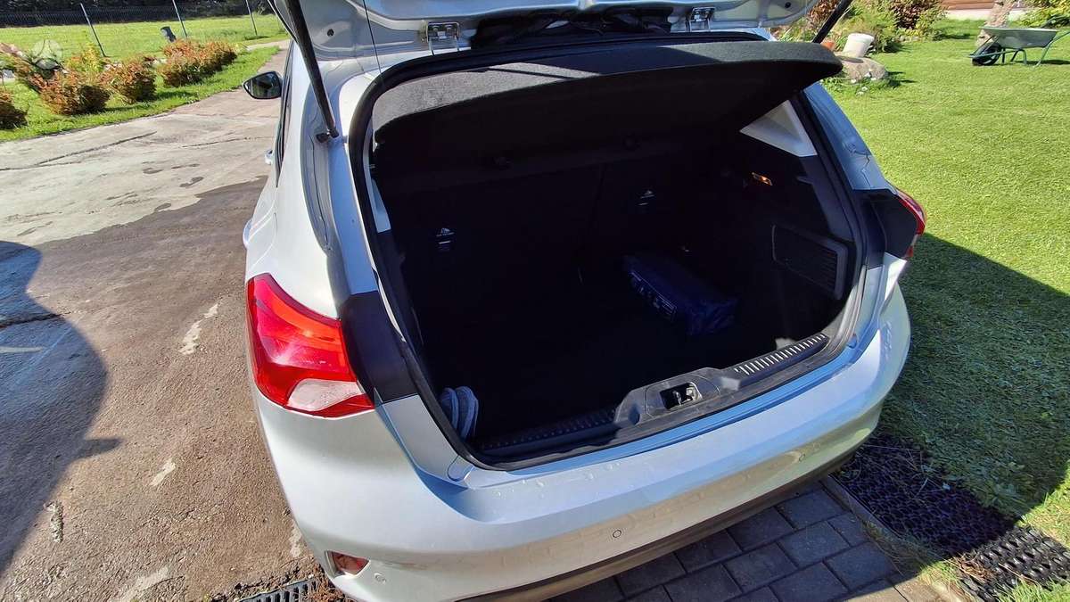 Ford Focus, 1.0 l., Хэтчбек