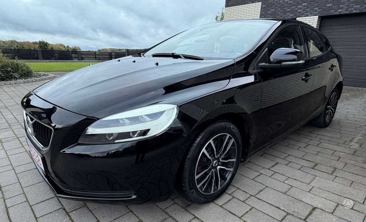 Volvo V40, 2.0 l., hatchback