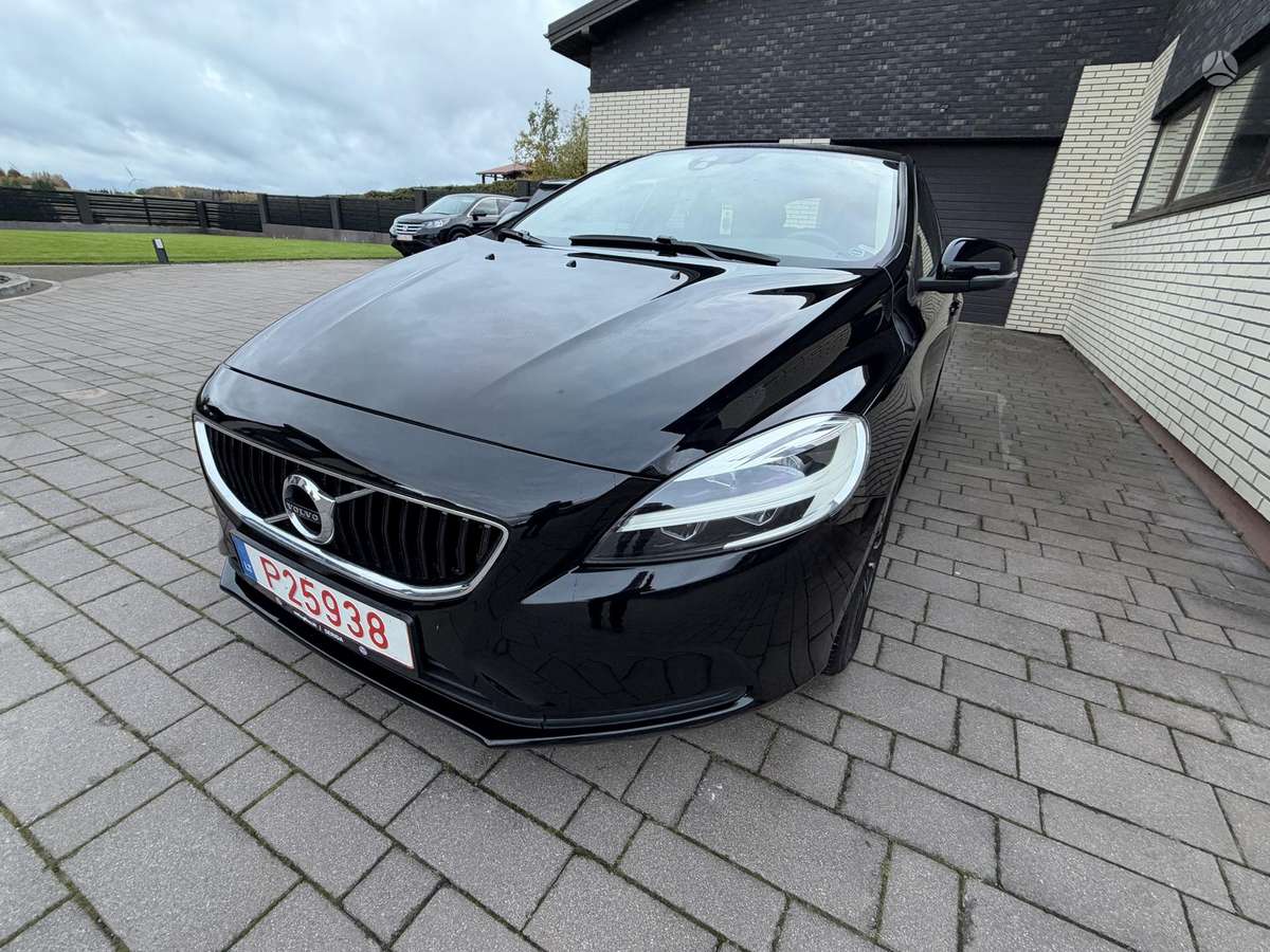 Volvo V40, 2.0 l., hatchback