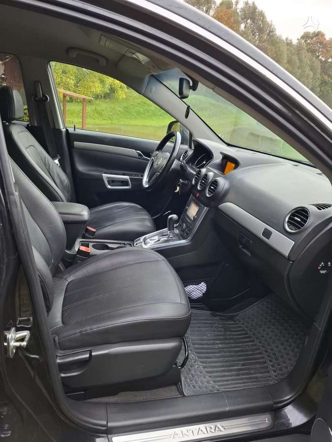 Opel Antara, 2.2 l., off-road / crossover