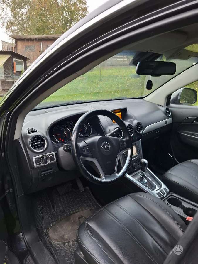 Opel Antara, 2.2 l., off-road / crossover